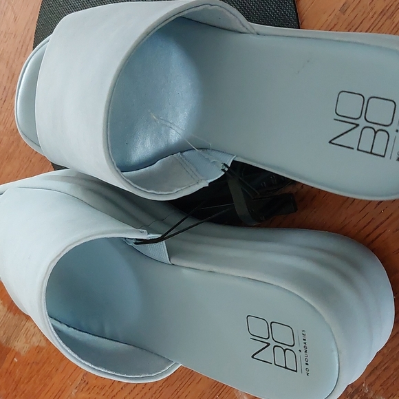 No Boundries Sandals Sz 9light blue. - Picture 4 of 12